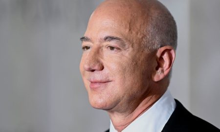 Jeff Bezos dépasse Elon Musk en termes de richesse et investit dans Bitcoin